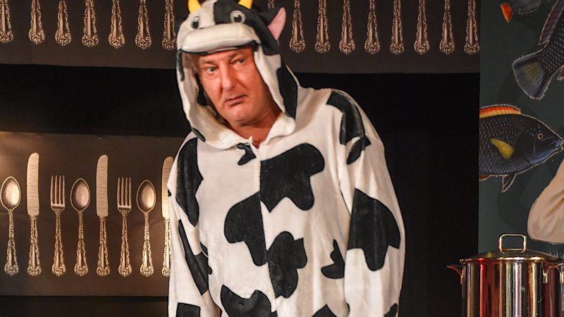 Kuh im Hoftheater Bergkirchen - Mahlzeit!